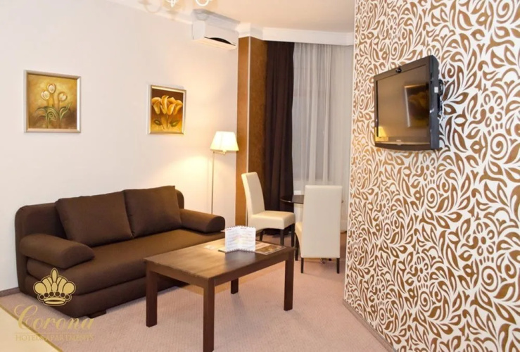 Corona Hotel & Apartments