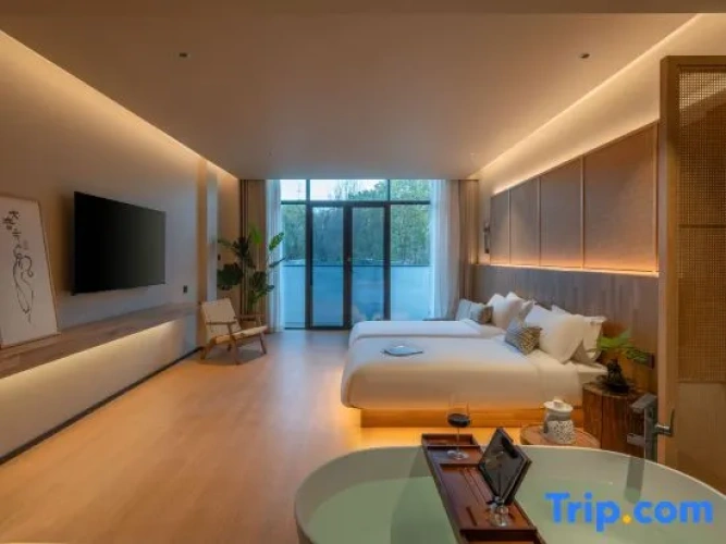 Standard Twin room with garden view