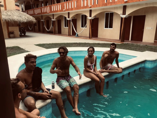 Los Amigos