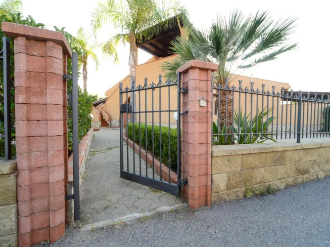 Rentopolis - Villa Torre Roccella