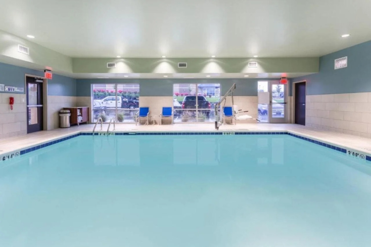 Holiday Inn Express & Suites Florence-Cincinnati Airport by IHG