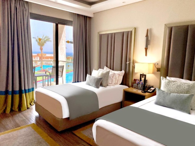 Deluxe Lagoon Twin Suite with sea view