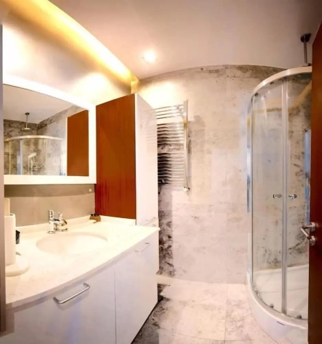 Luxury Suite
