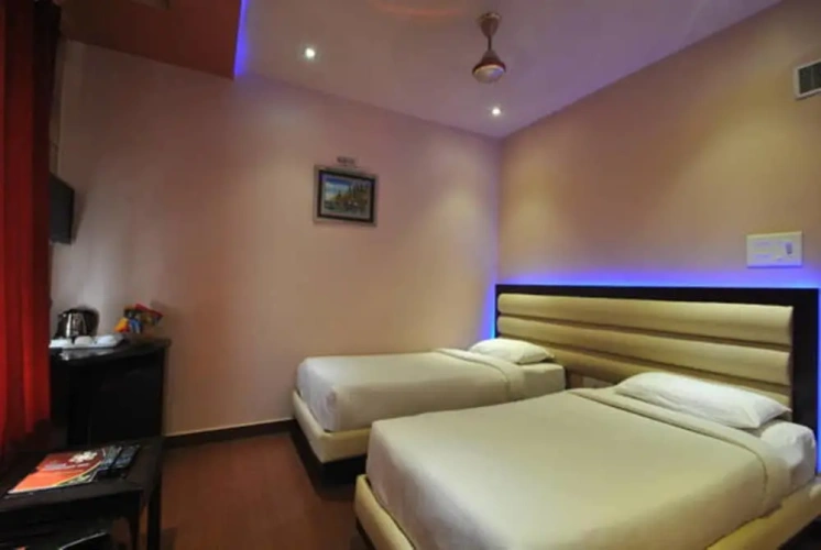 Standard Triple room