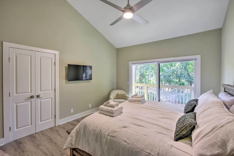 Hilton Head Escape w/ Private Beach Access!
