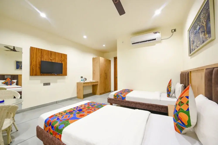 Fabhotel Bleu Ville