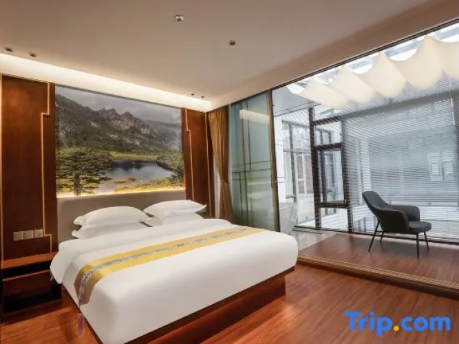 Luxury Family Suite