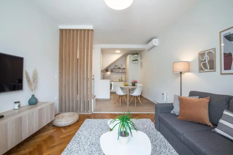51 Street Apartment