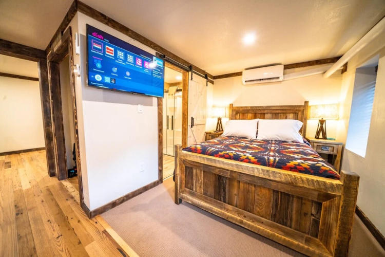 St. Elmo Hotel