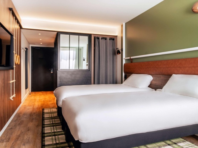 Standard Twin room