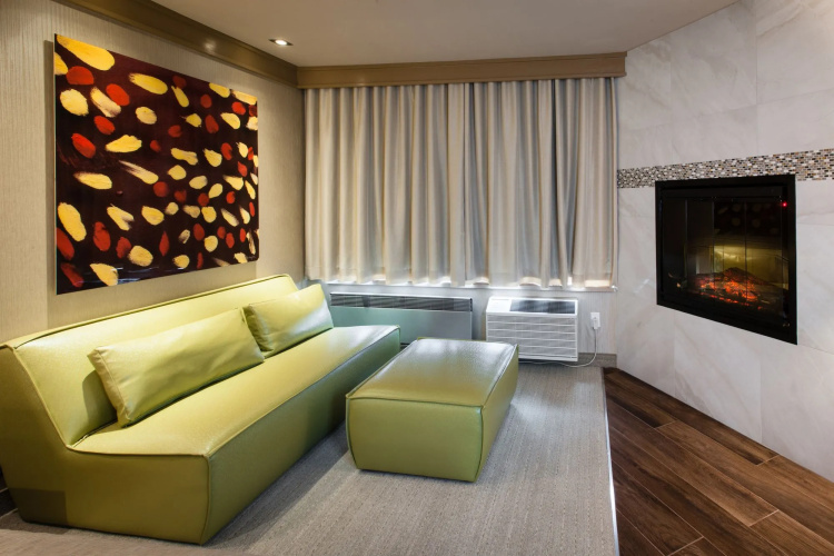 Le Chabrol Hotel & Suites