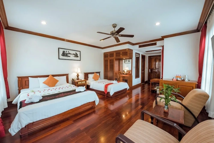 Quadruple Suite