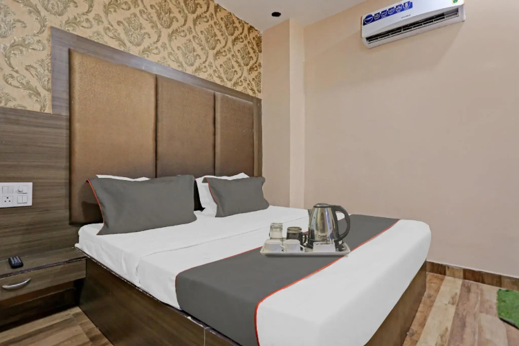 Collection O 700079 Vip Hotel