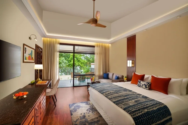 Deluxe Double Cottage with balcony and with garden view