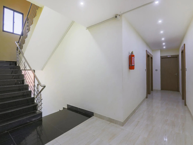 OYO 10580 Hotel Skylark
