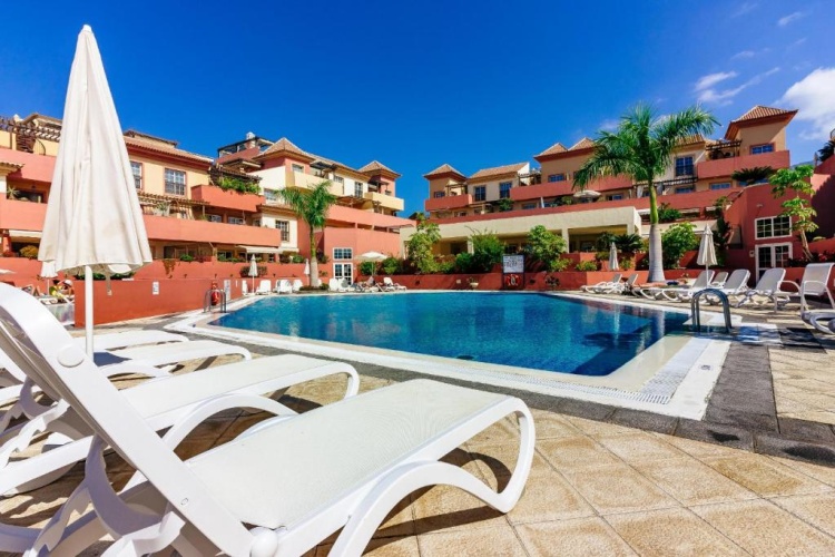 3 Bedrooms Apartment