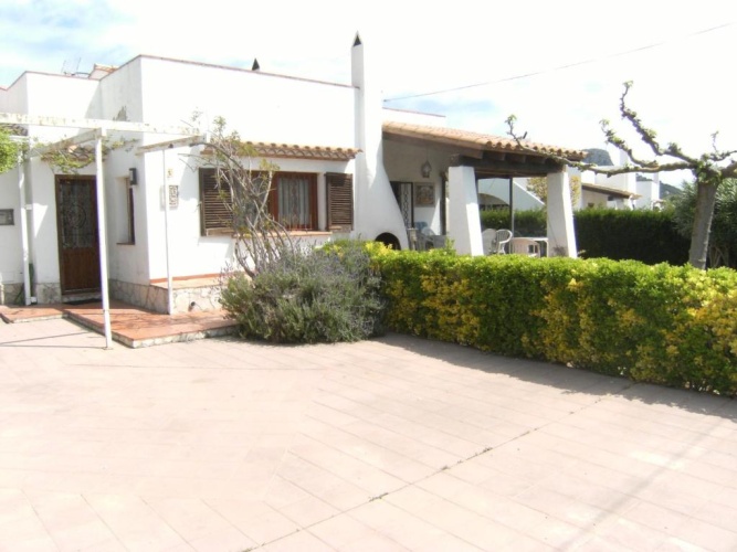 3 Bedrooms Cottage