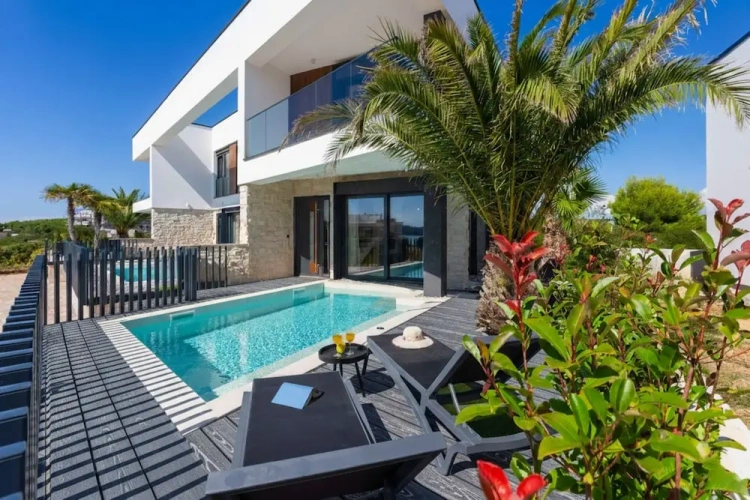 Family Villa with balcony and with sea view
