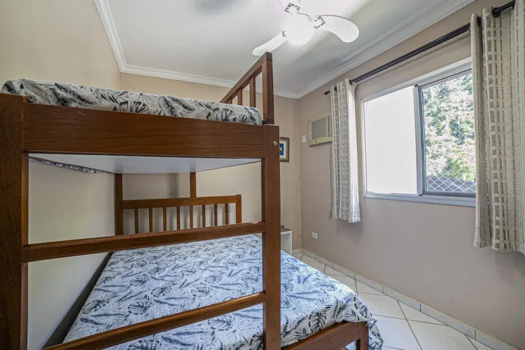Apto 22E ar condicionado e ventilador, 2 quartos, churrasqueira, elevador e piscina