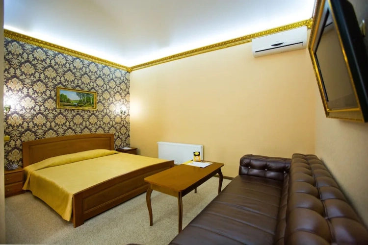 1 Bedroom Superior Double Basement room with balcony