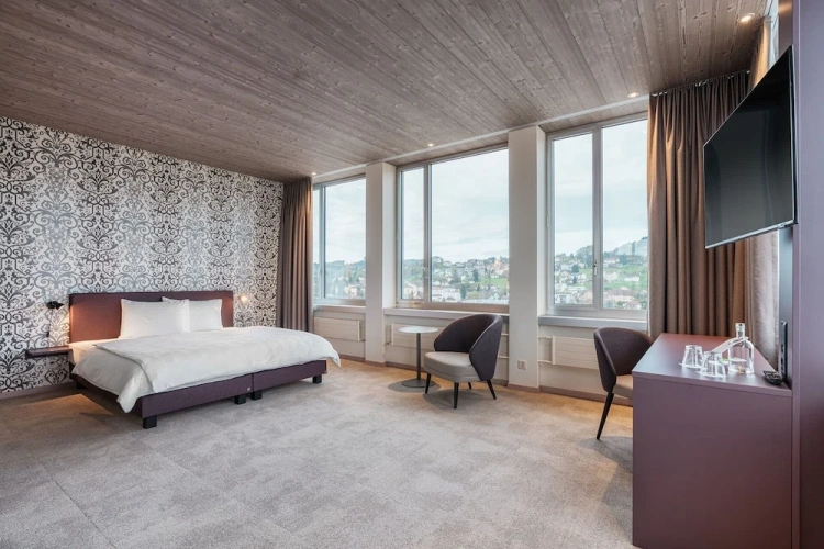 Standard Suite