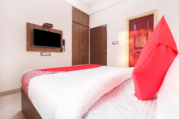 OYO Flagship 30678 S K Residency