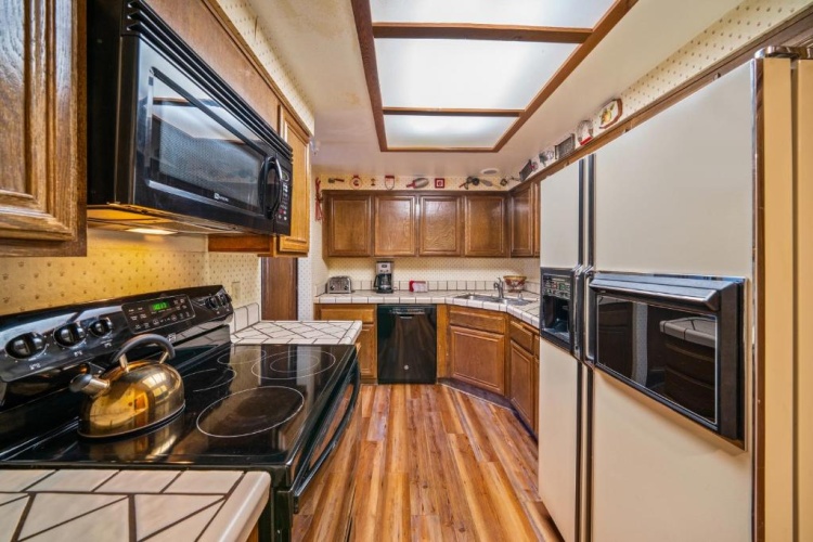3 Bedrooms Deluxe Apartment