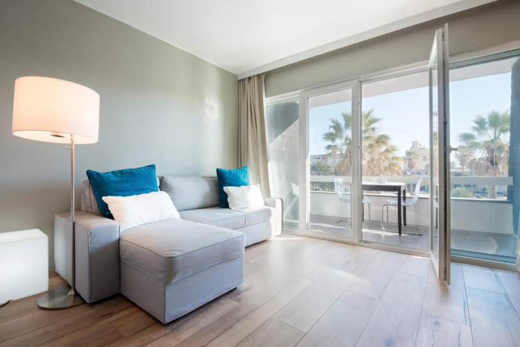 Cascais/Estoril Beachfront Apts