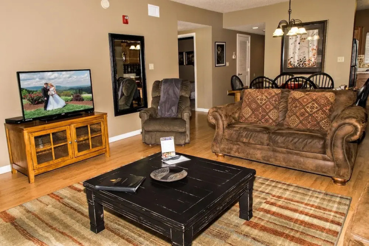 Cedar Lodge 302