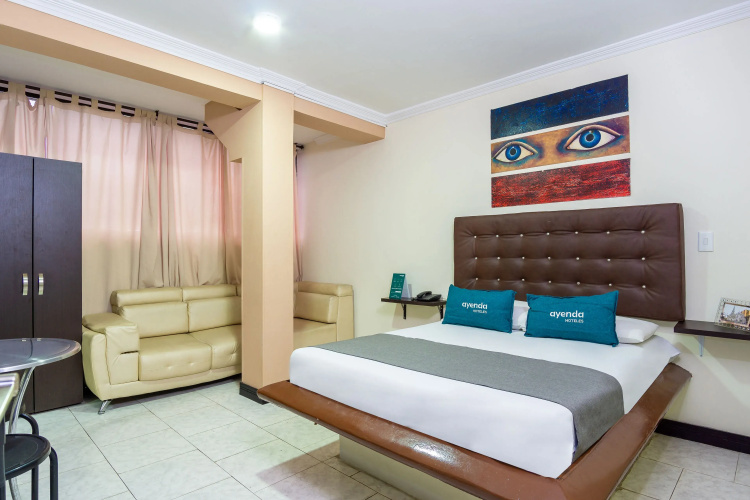 Bugatier ApartaHotel
