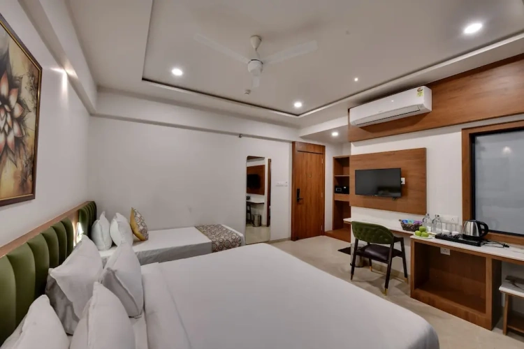 Superior Triple room