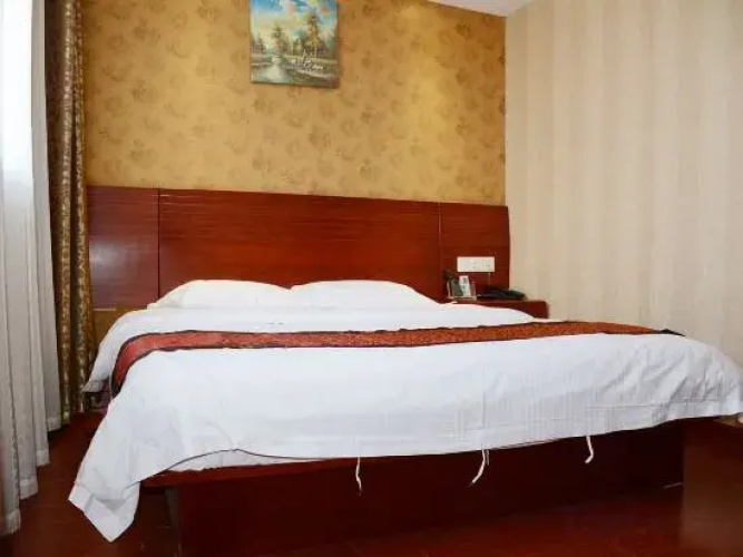 Holiday Inn Shanghai Viberly