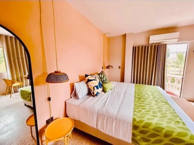 Del Tropico Hotel