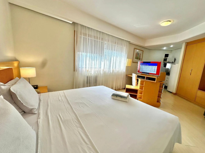 Bienal First Class Flat Service - UH403