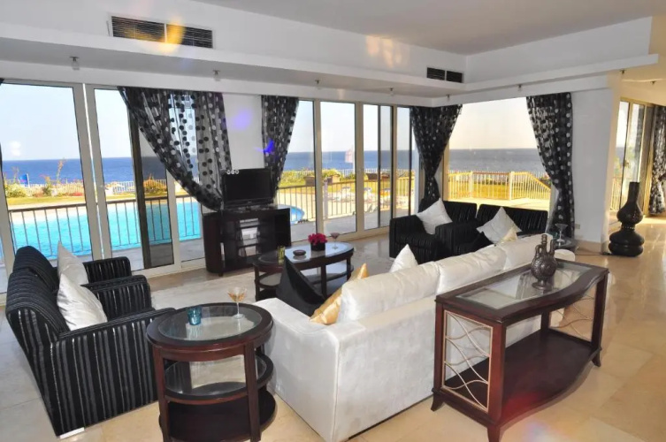 Carlton Luxury Resort