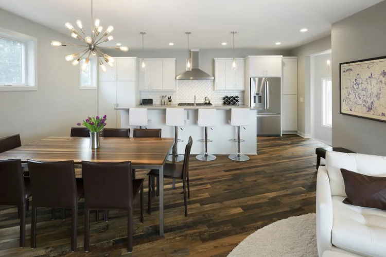 Lakefront Luxury