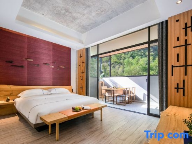 Family Suite with mountain view