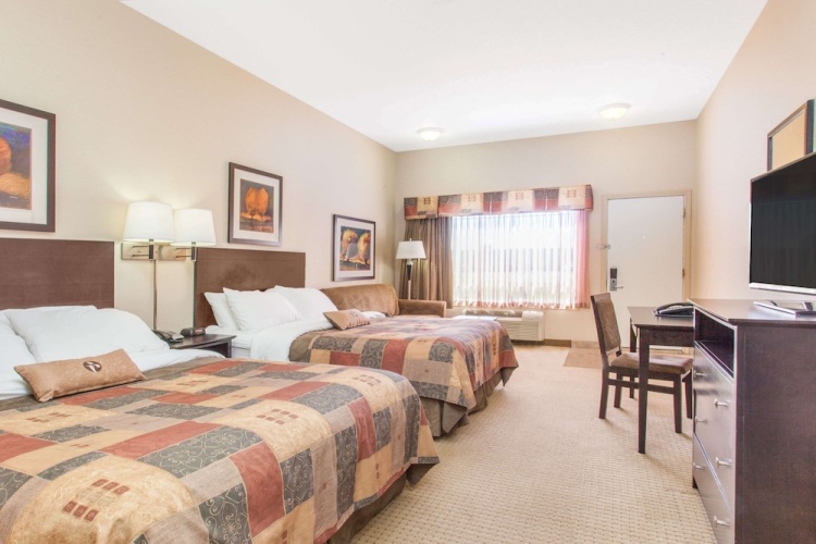 Ramada by Wyndham Pincher Creek photo 6