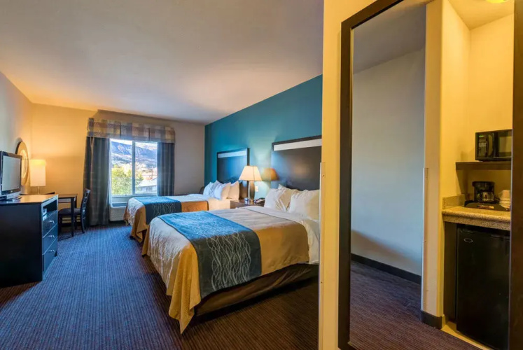 Comfort Inn & Suites