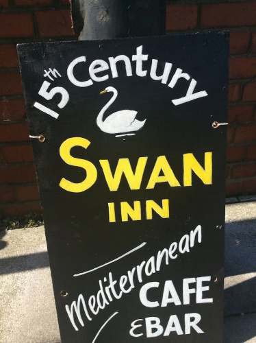 Swan house