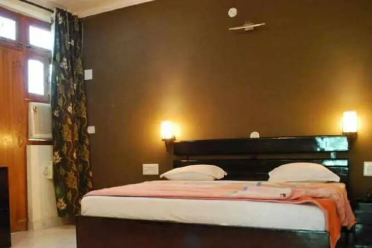 Hotel Corbett Regency