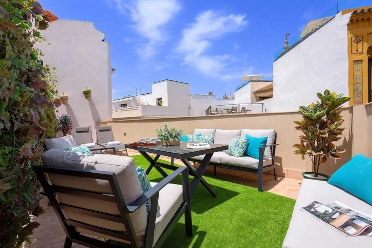 2 Bedrooms Apartment
