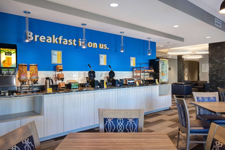 Days Inn & Suites By Wyndham Warman Legends Centre photo 22