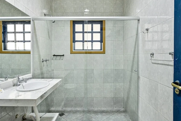 Standard Quadruple Suite