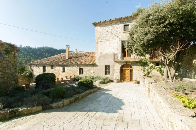 4 Bedrooms Cottage