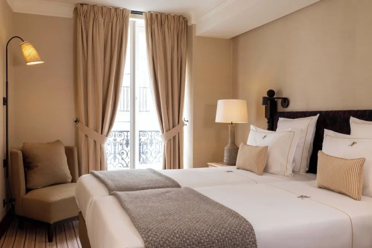 Standard room with city view