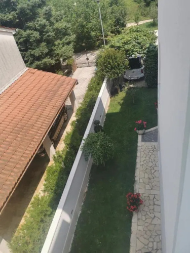Apartment Slisko with Terrace and Garden