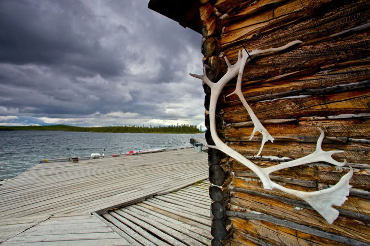 Selwyn Lake Lodge