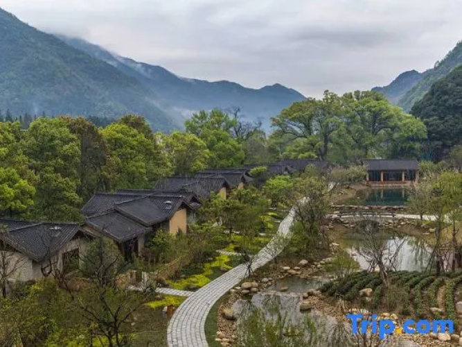 Julong Guniujiang Resort