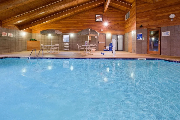 AmericInn Coon Rapids
